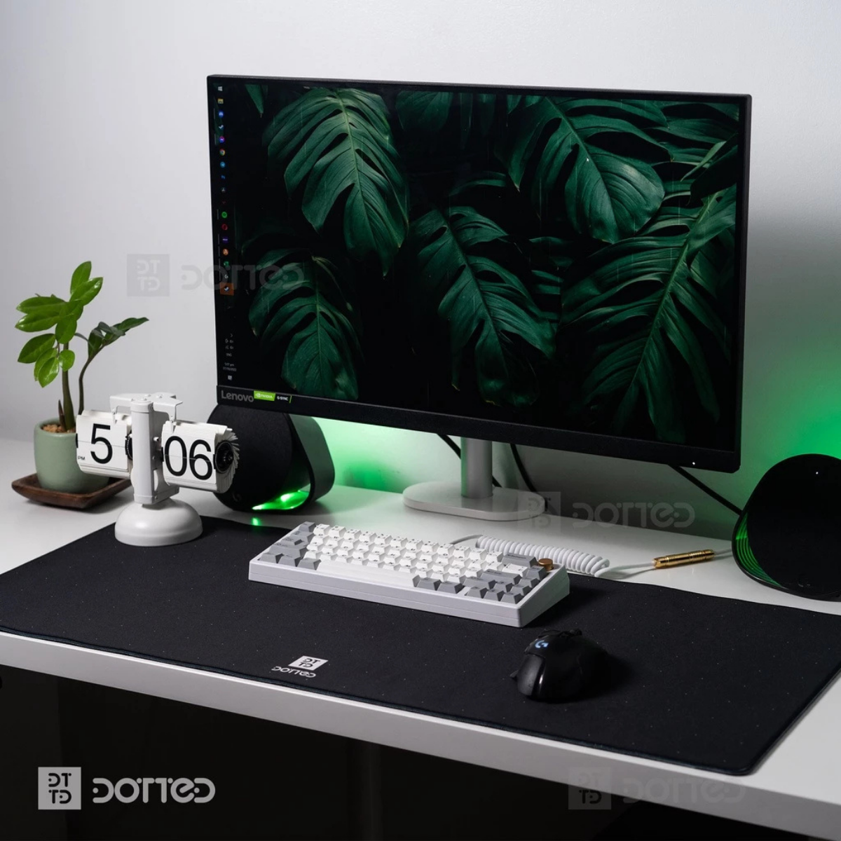 DOTTED BLACK 900X400MM DESK MAT (4MM)